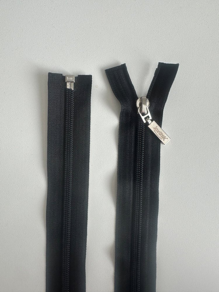E-shop Zips špirálový 6mm so strieborným jazdcom, čierny 90 cm