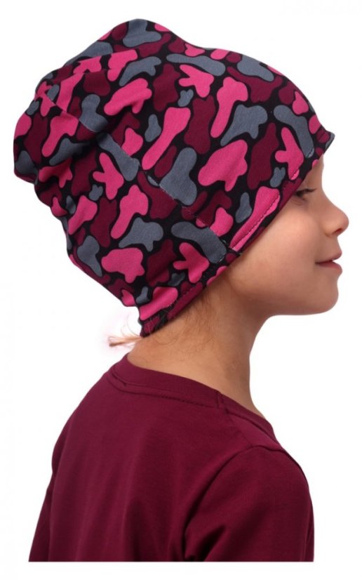 Dětská čepice bavlněná, oboustranná, černá+fleky růžové na černé