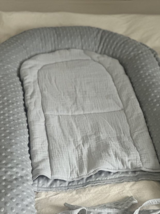 Babymatte für Nestchen oder Kinderwagen, grau