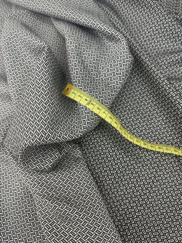 Zbytek metráže: Silná bavlněná žakárová tkanina 260 gr/m2 (černo-bílý vzor)