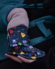Zimní capáčky (botičky) pro miminka ze softshellu zateplené fleecem, roboti
