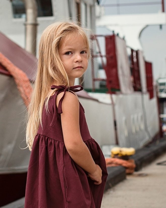 Children's dress with pockets and tie shoulder straps, burgundy - Size: 116
