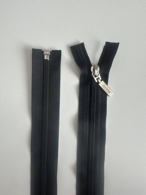 Zip spirálový 6mm se stříbrným jezdcem, černý 90 cm