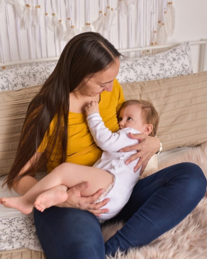 Nursing T-shirt Catherine, short sleeves – mustard - Size: S/M