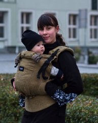 Ergonomische Babytrage für Toddler Dan, Senffarbe