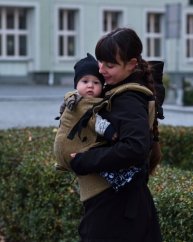 Ergonomische Babytrage für Toddler Dan, Senffarbe