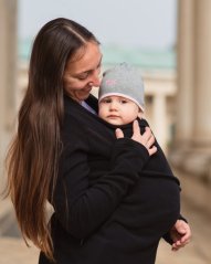 Zavinovací kabátik na nosenie detí a pre tehotné Zina, fleece, čierny