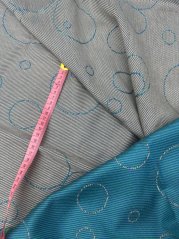 Zbytek metráže: Silná bavlněná žakárová tkanina 260 gr/m2 (tyrkys/šedobéžová)