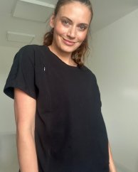 Kojicí tričko se zipem Kira, oversized – černé