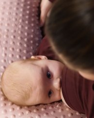 Veľký vankúš na dojčenie a tehotenský vankúš z MINKY s nastaviteľnou výplňou, púdrovo ružová