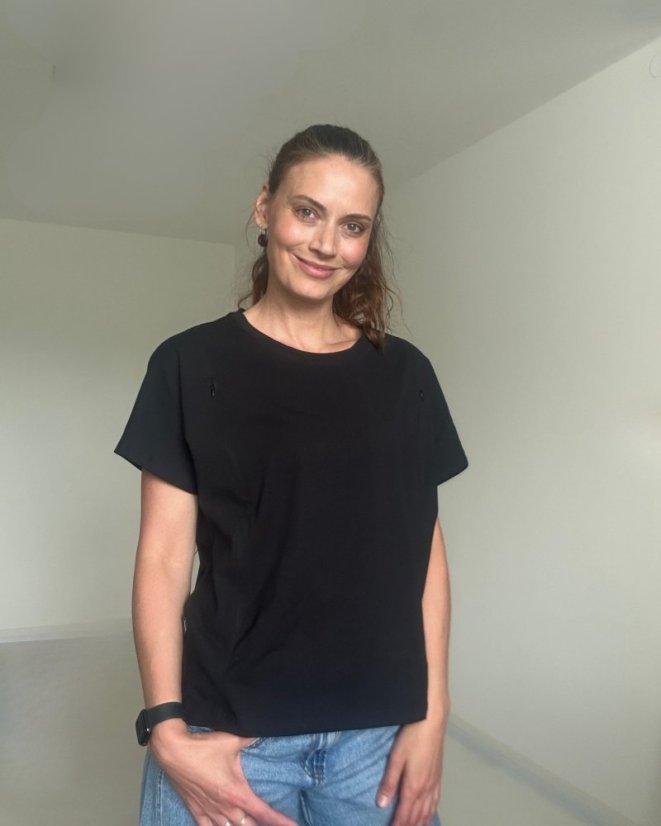 Kojicí tričko se zipem Kira, oversized – černé