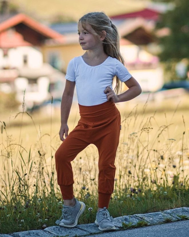 Dětské baggy tepláky, LEHKÉ, skořicové - Velikost: 92