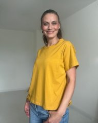 Kojicí tričko se zipem Kira, oversized – hořčicové