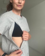 Kojicí tričko se zipem Kira, oversized – šedý melír