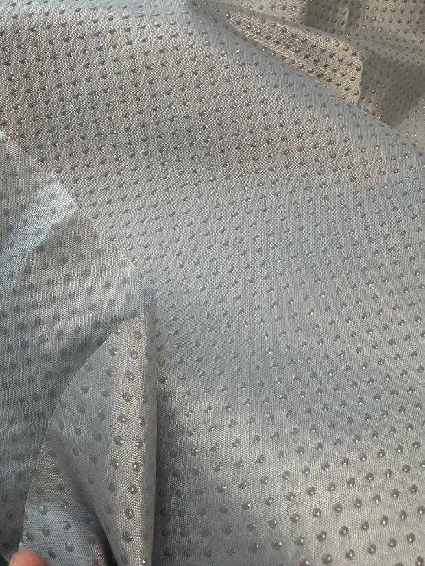 Protiskluzová metráž s PU zátěrem k našití, šedá, 1 metr