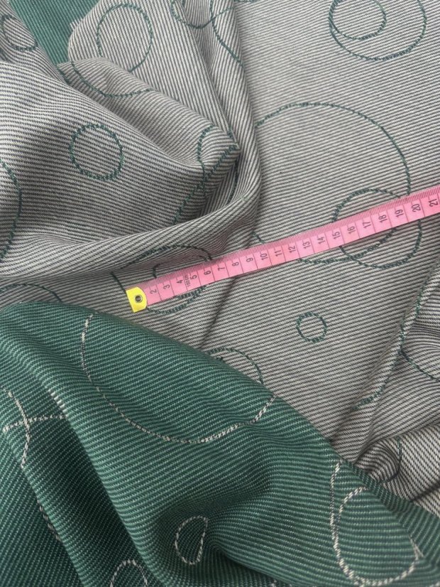 Zbytek metráže: Silná bavlněná žakárová tkanina 260 gr/m2 (zelená/šedobéžová)
